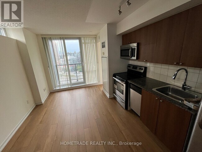 Photo du bâtiment - 20 Joe Shuster Way