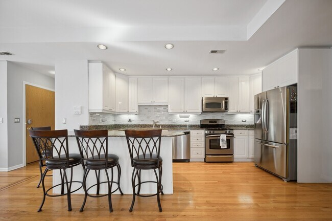 Foto del edificio - 2533 N Halsted St