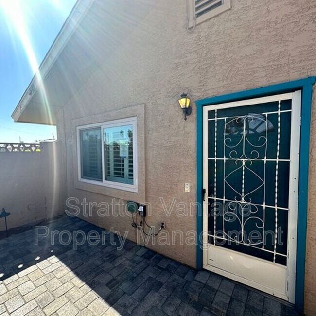 Building Photo - 1310 S Pima St
