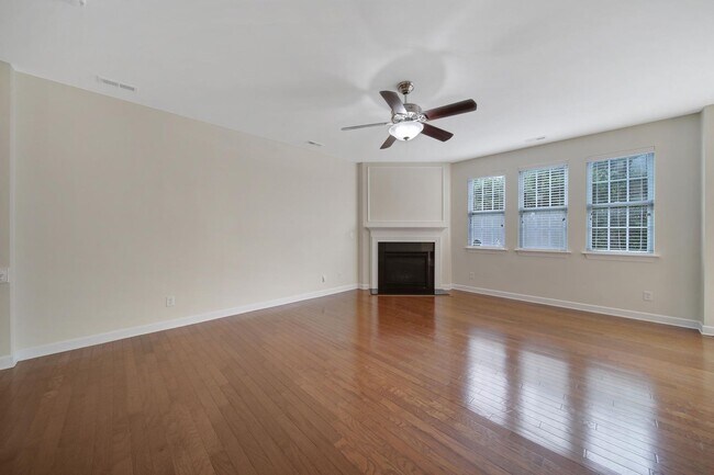 Foto del edificio - Lovely 3 Bed 2.5 Bath Townhome in Blakeny