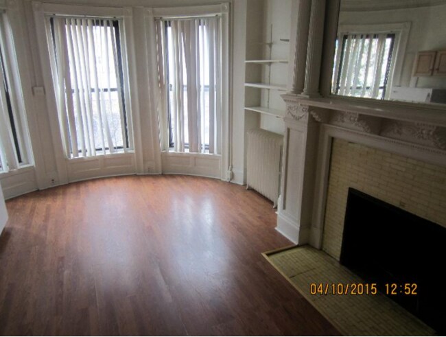 Foto del edificio - 41 Bay State Rd