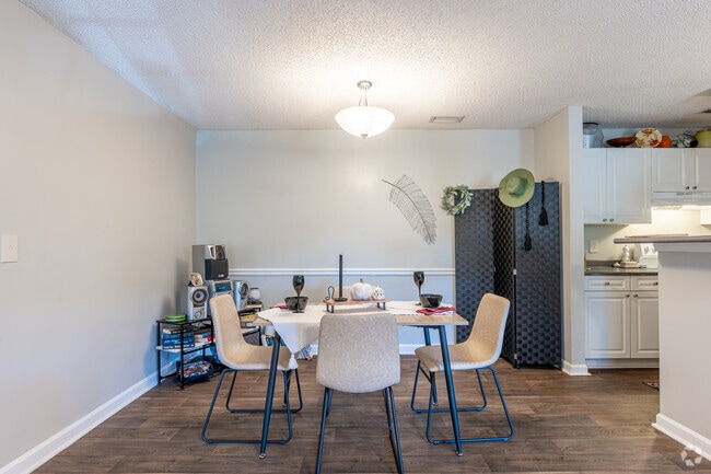 DINING AREA - Ashton Pointe