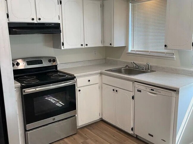 Foto del edificio - 409 SE 165th Ave