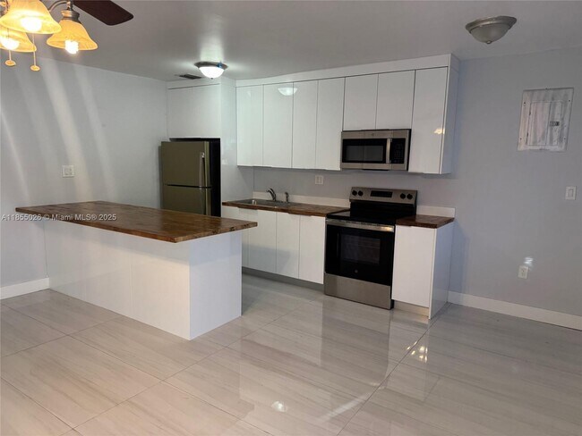 Foto del edificio - 2233 NE 173rd St