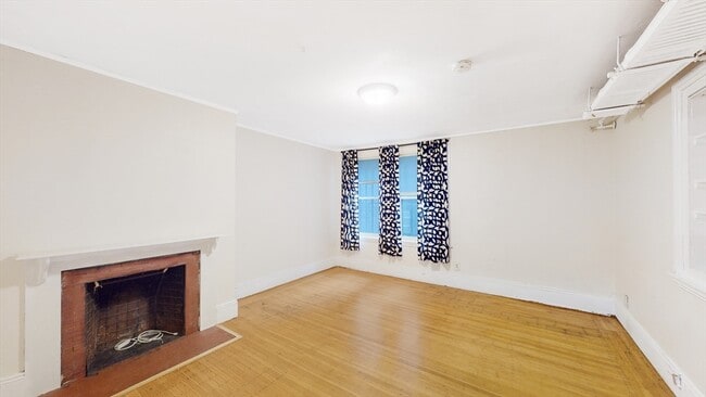 Building Photo - 205 Beacon St