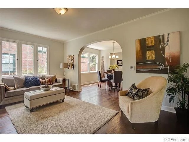 Foto del edificio - 1325 Dahlia St