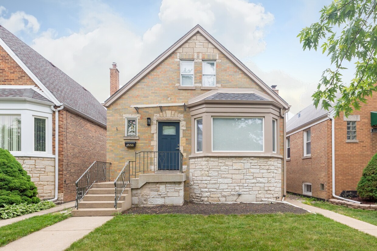 Primary Photo - 3227 N Nottingham Ave