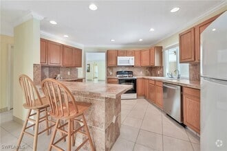 Building Photo - 639 Pompano Dr