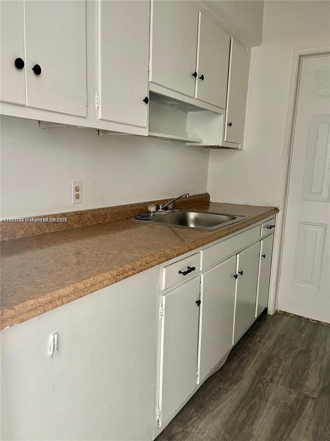 Building Photo - 780 81st St