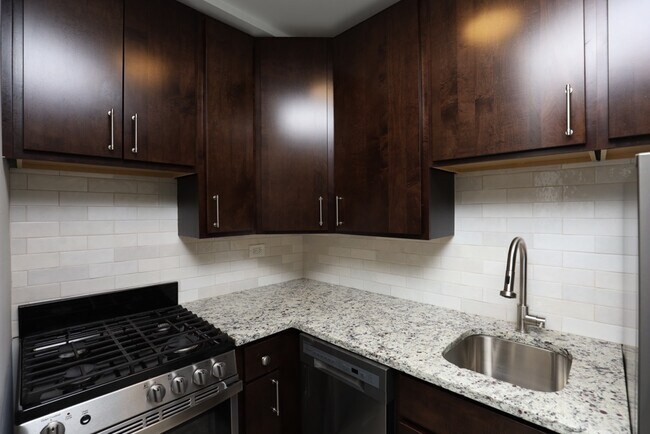 Foto del edificio - 448 W Barry Ave