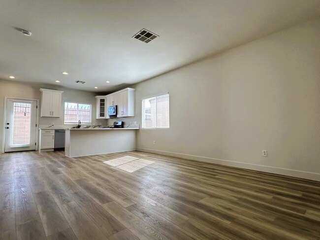 Building Photo - 2112 Fred Brown Dr