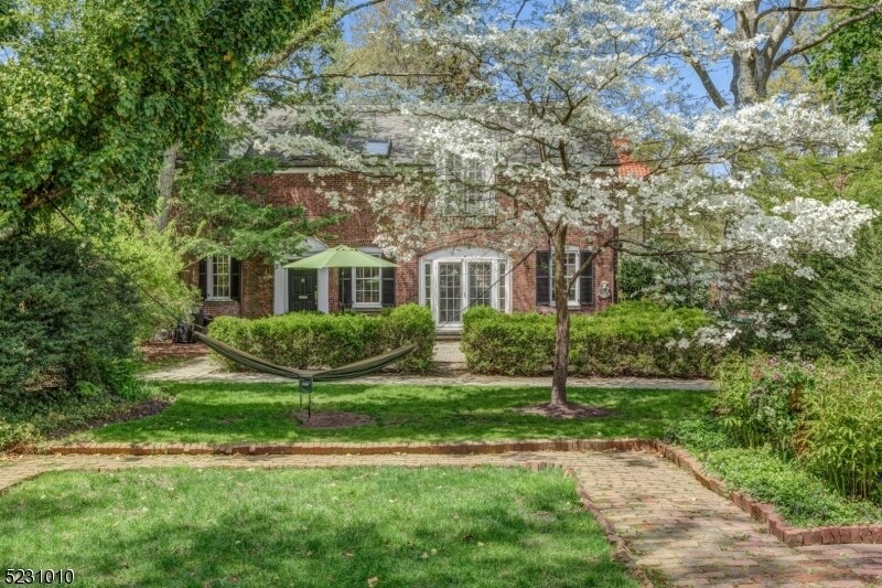 Foto principal - 384 Warwick Ave