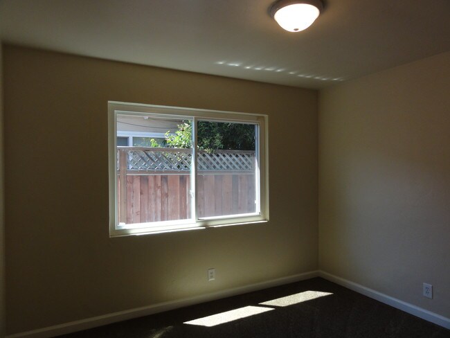 Building Photo - 1821 Woodland Ave