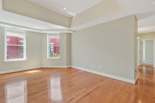 Building Photo - Bright Two-Bedroom on U Street w/ Courtyar...