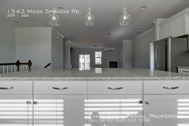 Building Photo - 1543 Moss Spring Rd