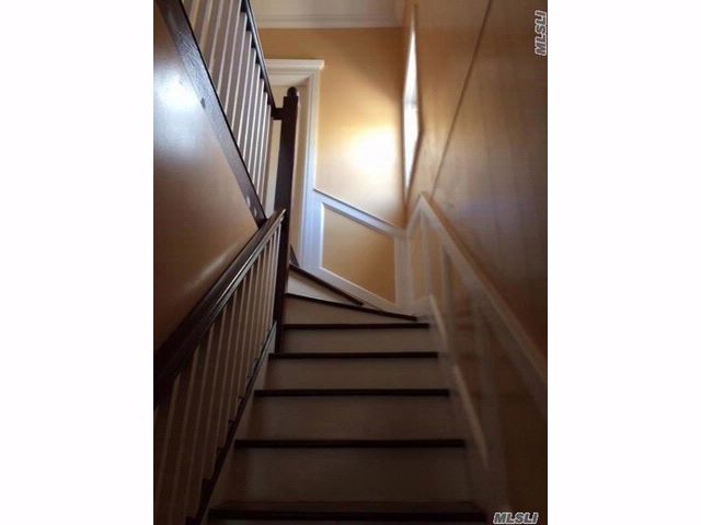 Foto principal - 5872 Maspeth Ave