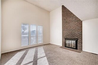 Building Photo - 449 Hickory Pl