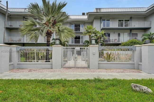Foto del edificio - 7401 SW 82nd St