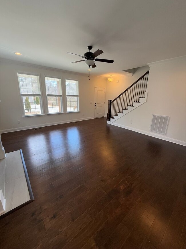 Foto del edificio - 3 Bedrooms + 2.5 Bath Renatal in East Brainerd