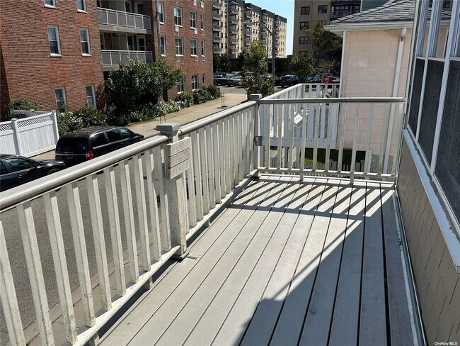 Foto del edificio - 107 Cleveland Ave