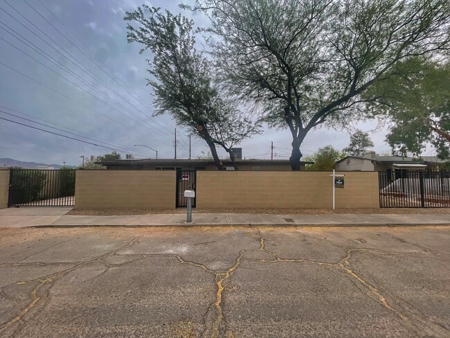 Foto del edificio - 2330 N Los Altos Ave