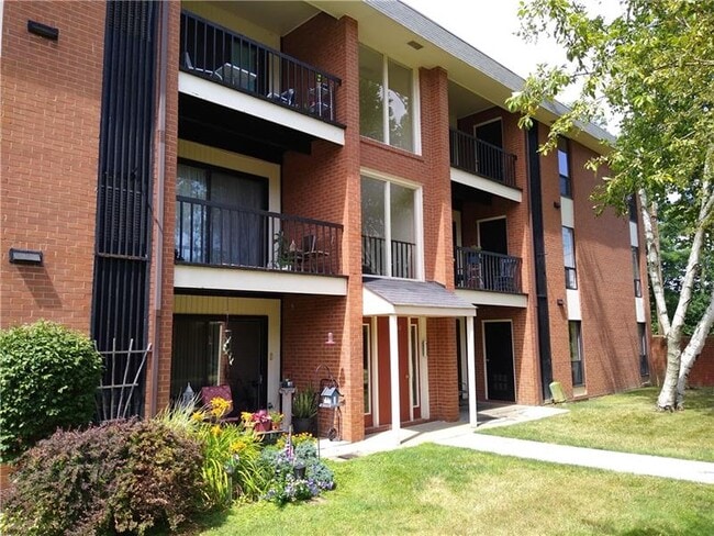 Building Photo - 1000 College Park Dr