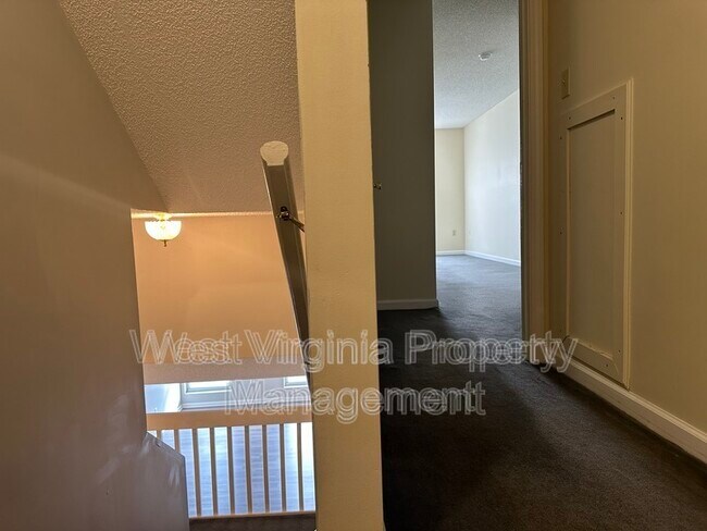 Foto del edificio - 104 N 8th St