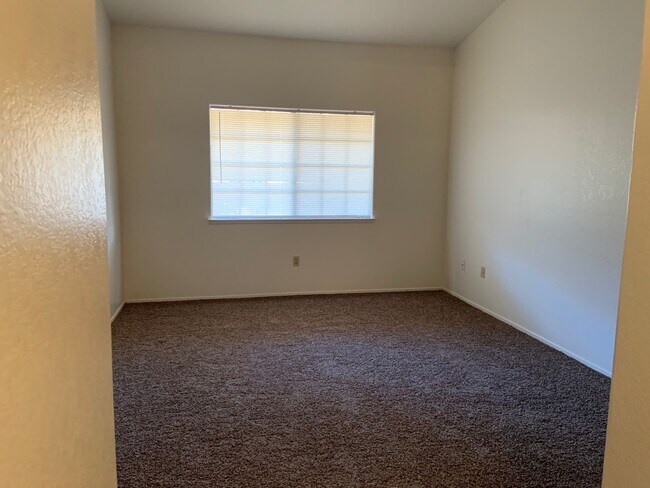 Building Photo - 2851 S Valley View Blvd