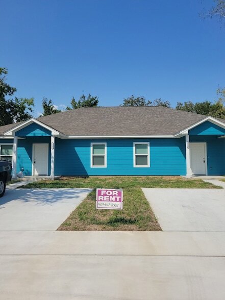 Foto principal - 2107 24th St N