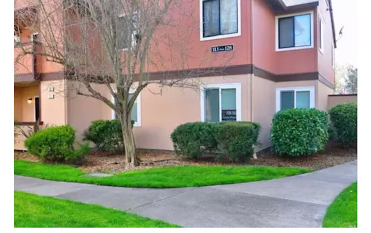Foto principal - 3 bedroom 2 bath Windsong Condo ~ Includes...