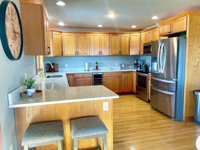 Foto del edificio - 3 Bed, 2 Bath Duplex in Hillsboro