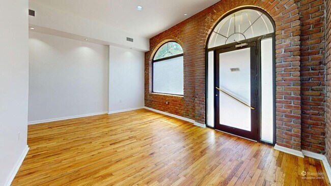 Foto del edificio - 436 Graham Ave