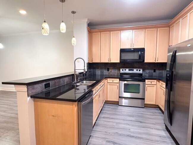 Foto del edificio - Charming 3 bed 2.5 bath townhouse