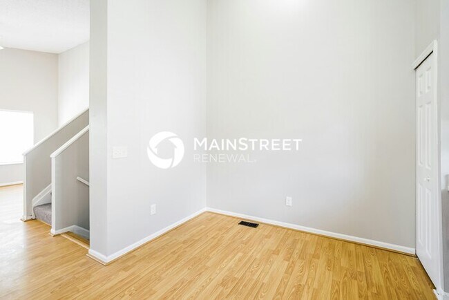 Foto del edificio - 4 Bedroom Pet-Friendly Home in COLUMBUS, OH with Main Street Renewal