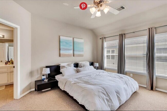 Foto del edificio - 1719 Stuart St