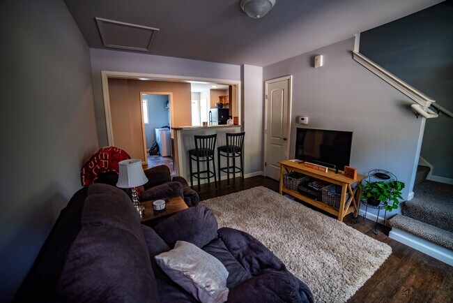 Foto del edificio - 35 Ennis Dr