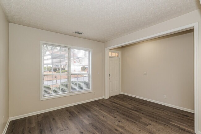 Foto del edificio - 7121 Silver Mine Crossing SE