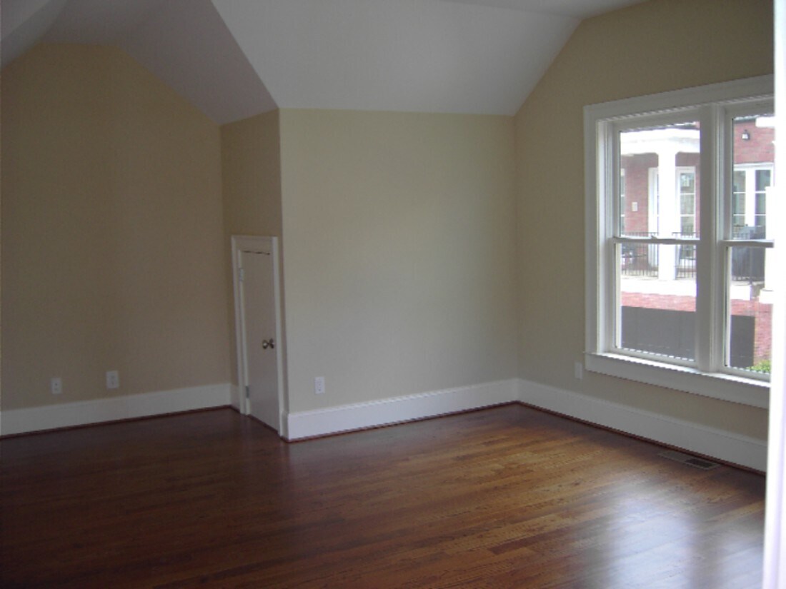 Foto del edificio - 842 Lake Ave NE