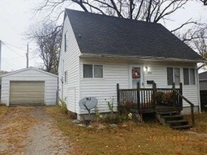 Building Photo - 1407 Crescent St