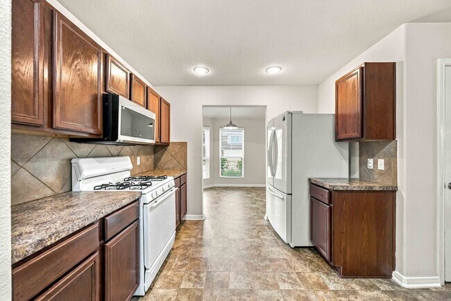 Building Photo - 7402 Fox Cove Trail