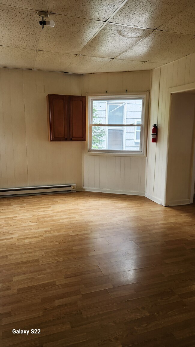 Comer en la cocina - 3247 Faronia St