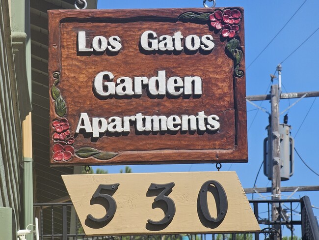 Foto del edificio - Los Gatos Garden Apartments