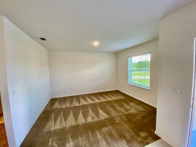 Building Photo - Beautiful Home for rent in Poinciana - 4 bed 2.5 bath plus large bonus room