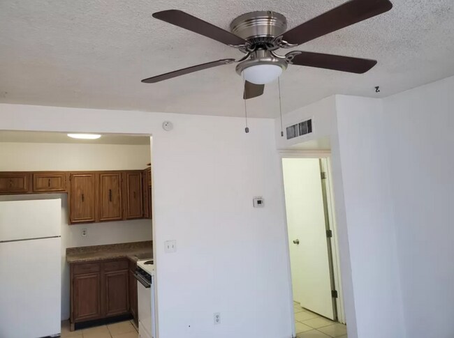 Foto del edificio - 1814 S Rosemont Ave