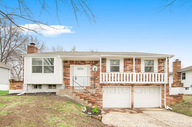 Foto principal - 12809 S Sycamore St
