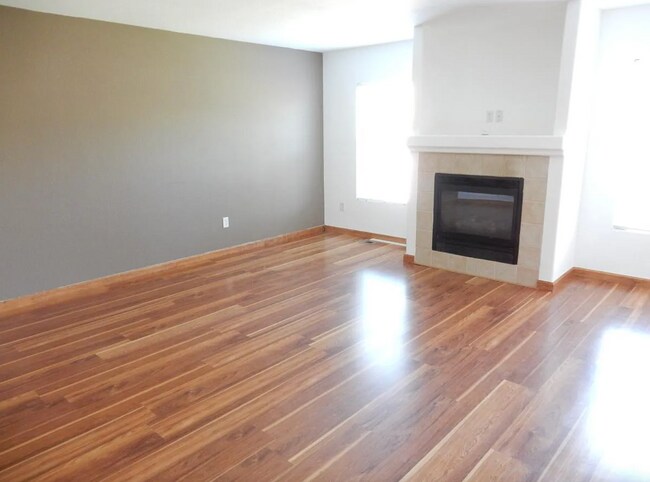Foto del edificio - 3 Bed, 2.5 Bath Townhome Near Mehaffey Park & The Olde Course!