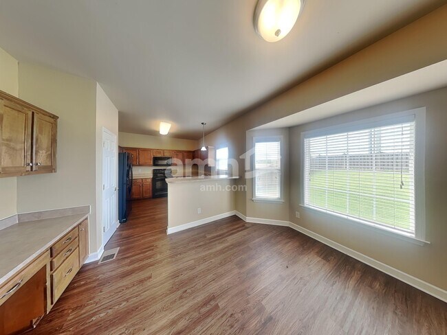 Building Photo - 4001 Marion Dr