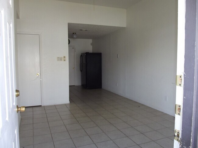 Building Photo - 511 Veterans Ave