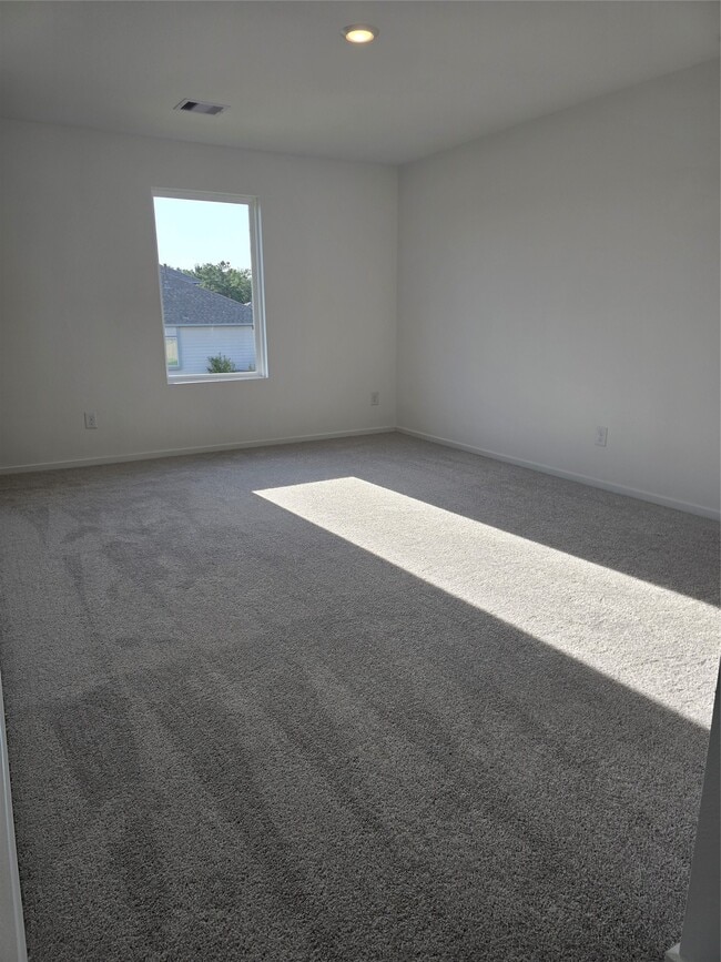 Building Photo - 25446 Carnation Ct