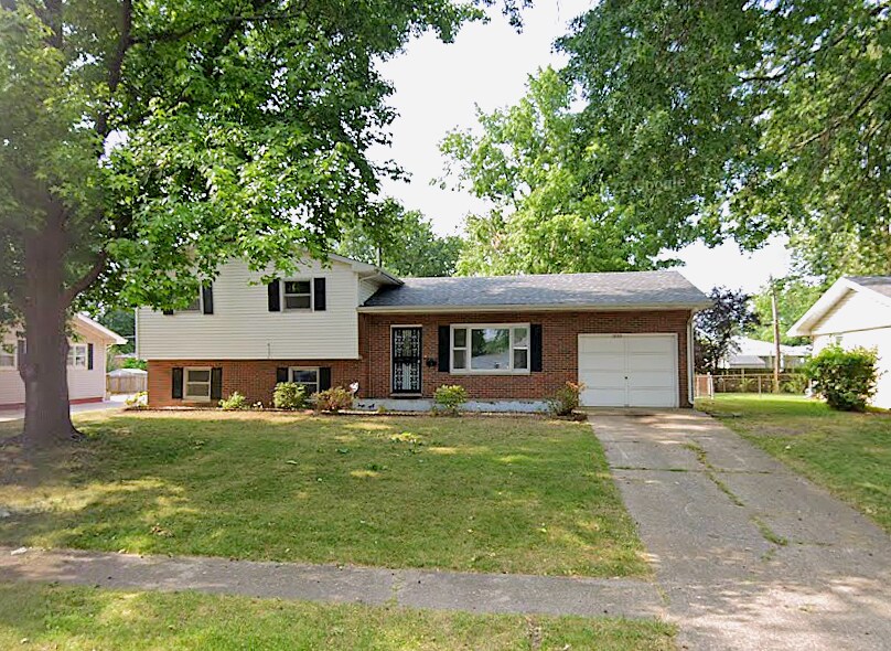 Primary Photo - 2132 Kaskaskia Dr